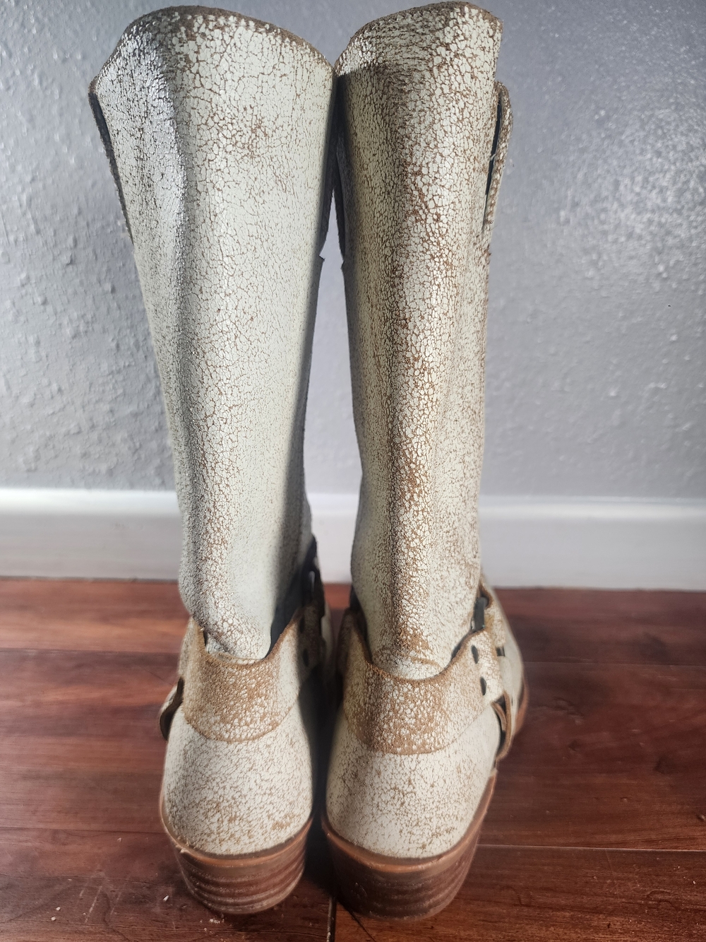Vintage Frye Cream Distressed Harness Boots - Picture 4 of 16